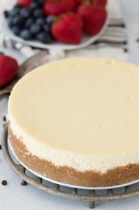 Vanilla Bean Cheesecake (9")